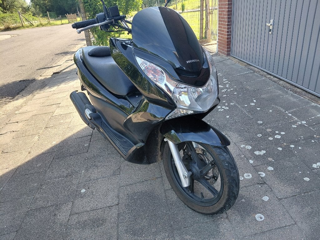 Motos honda pcx 125cc très bonne etat, Motoren, Motoren | Honda, Traction Control, Nieuw, Super Sport, Particulier