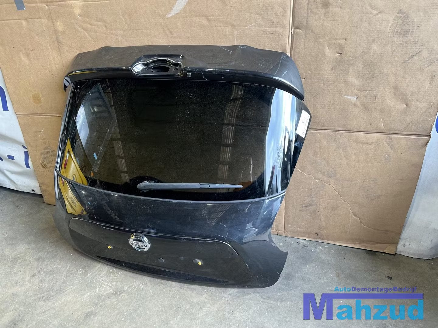 NISSAN JUKE F15 donker Grijs achterklep 2010-2019, Deur, Takashima 1-chome 1-1
220-8686  Yokohama, Achter, NISSAN_SR@mail.nissan.co.jp