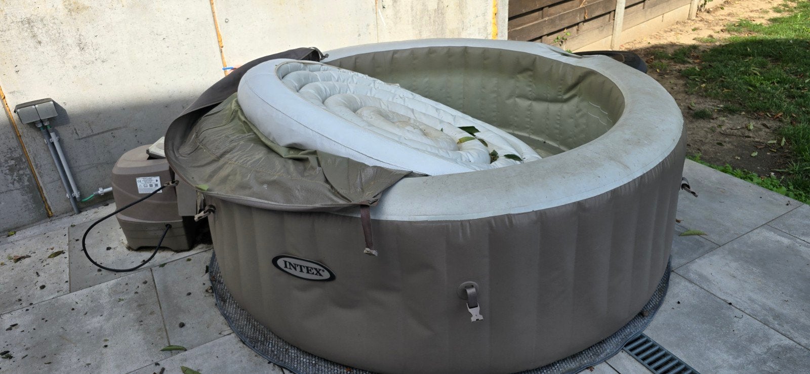 jacuzzi intex, Jardin & Terrasse, Bains à remous et Spas, Enlèvement