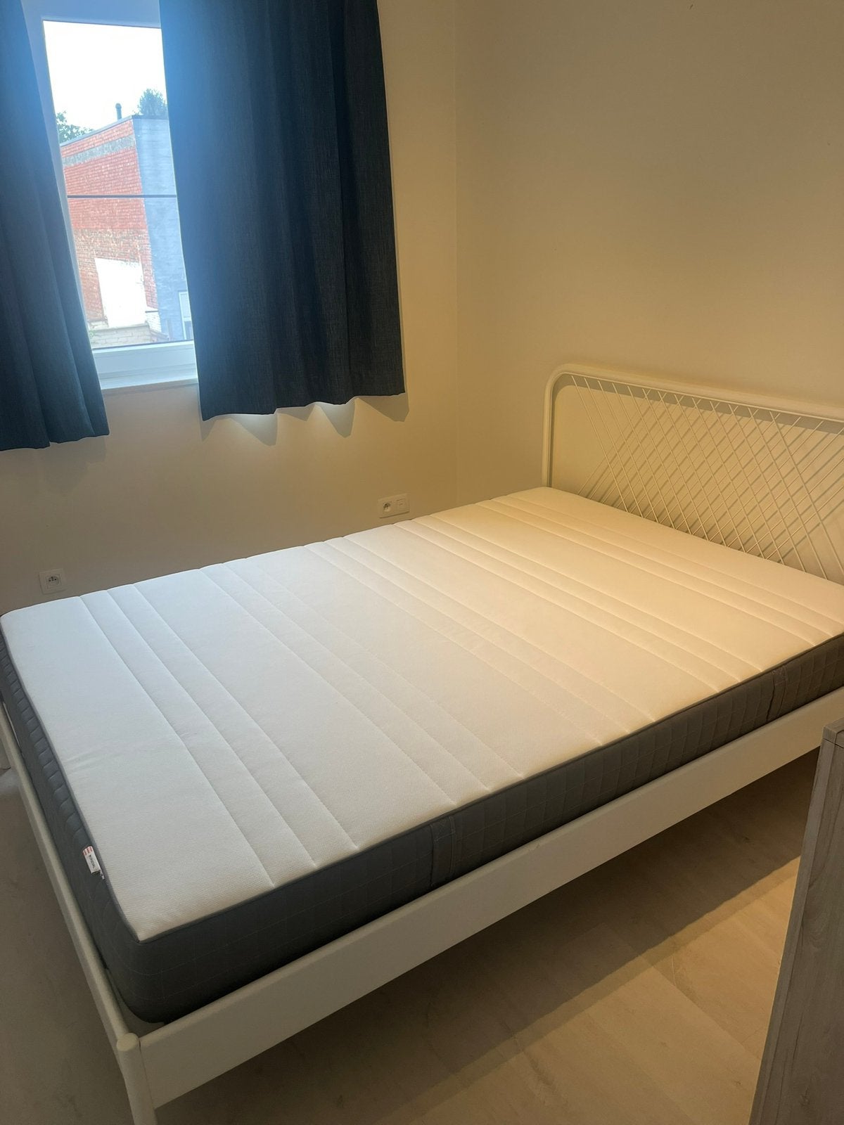 Bed verstelbare lattenbodem, Huis en Inrichting, Ophalen, Zo goed als nieuw