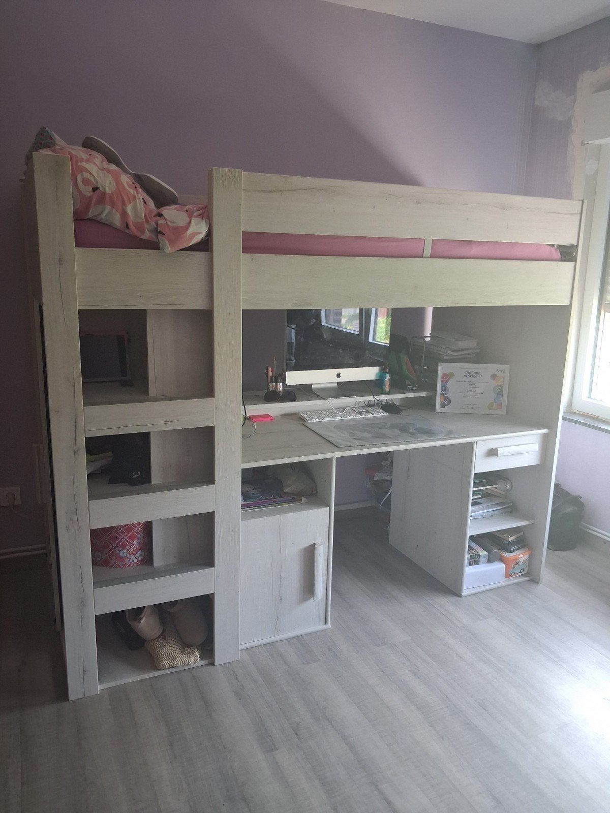 bed met bureau, Ophalen