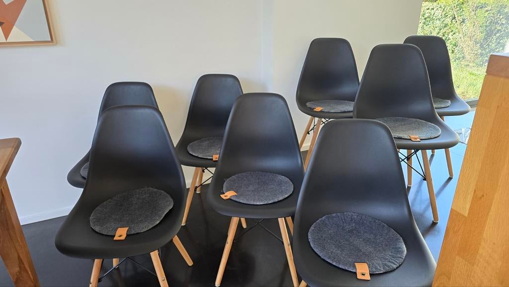 8 design stoelen met kussen., Huis en Inrichting, Stoelen, Ophalen, Hout, Zwart, Zo goed als nieuw