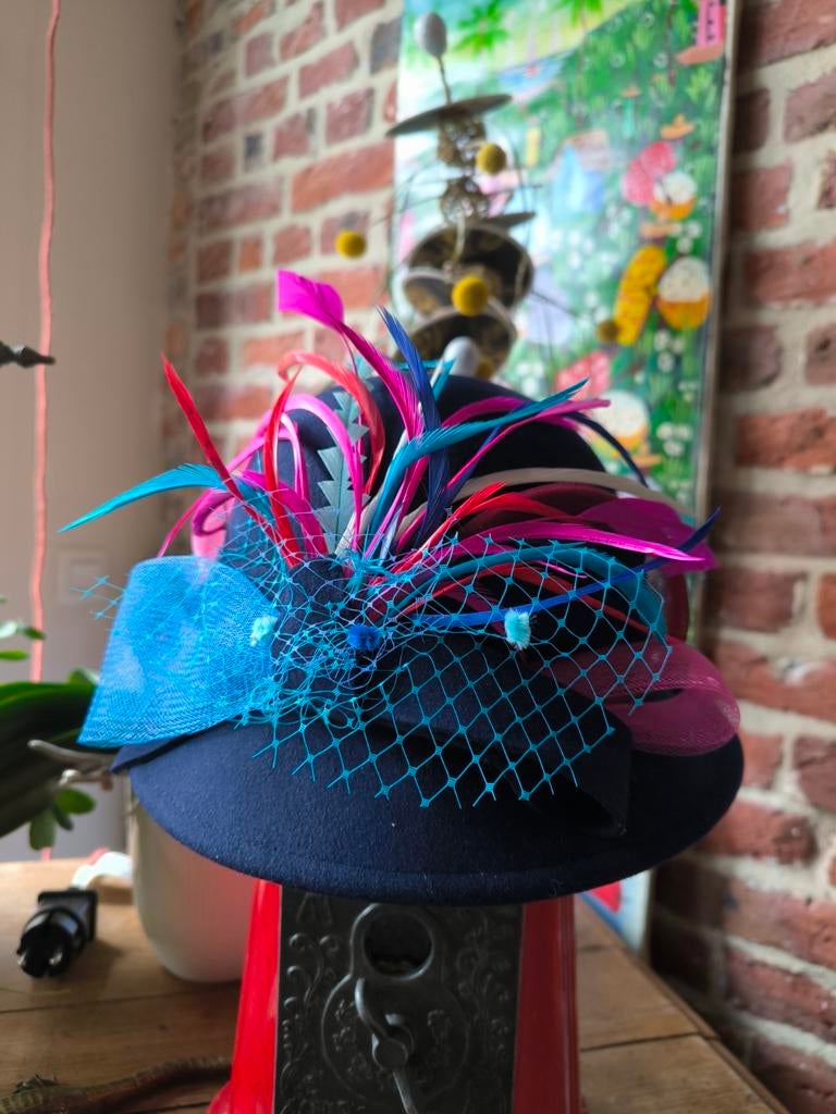 Chapeau décoré, Enlèvement, Chapeau