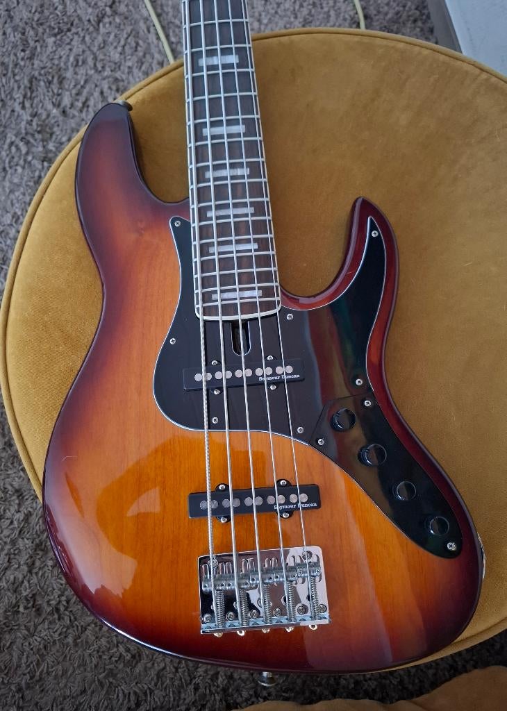 TR: Sire V5-24  (Glockenklang, Seymour Duncan, Sandberg), Ophalen of Verzenden, Zo goed als nieuw, Elektrisch, 5-snarig