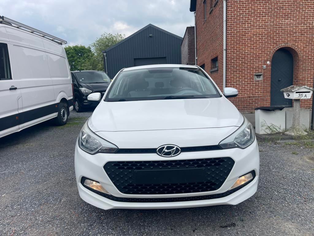 Hyundai i20 1.2i Essence, Aico, 5 portes,..., Autos, Hyundai, Achat, Euro 6, Boîte manuelle, Entretenue par le concessionnaire