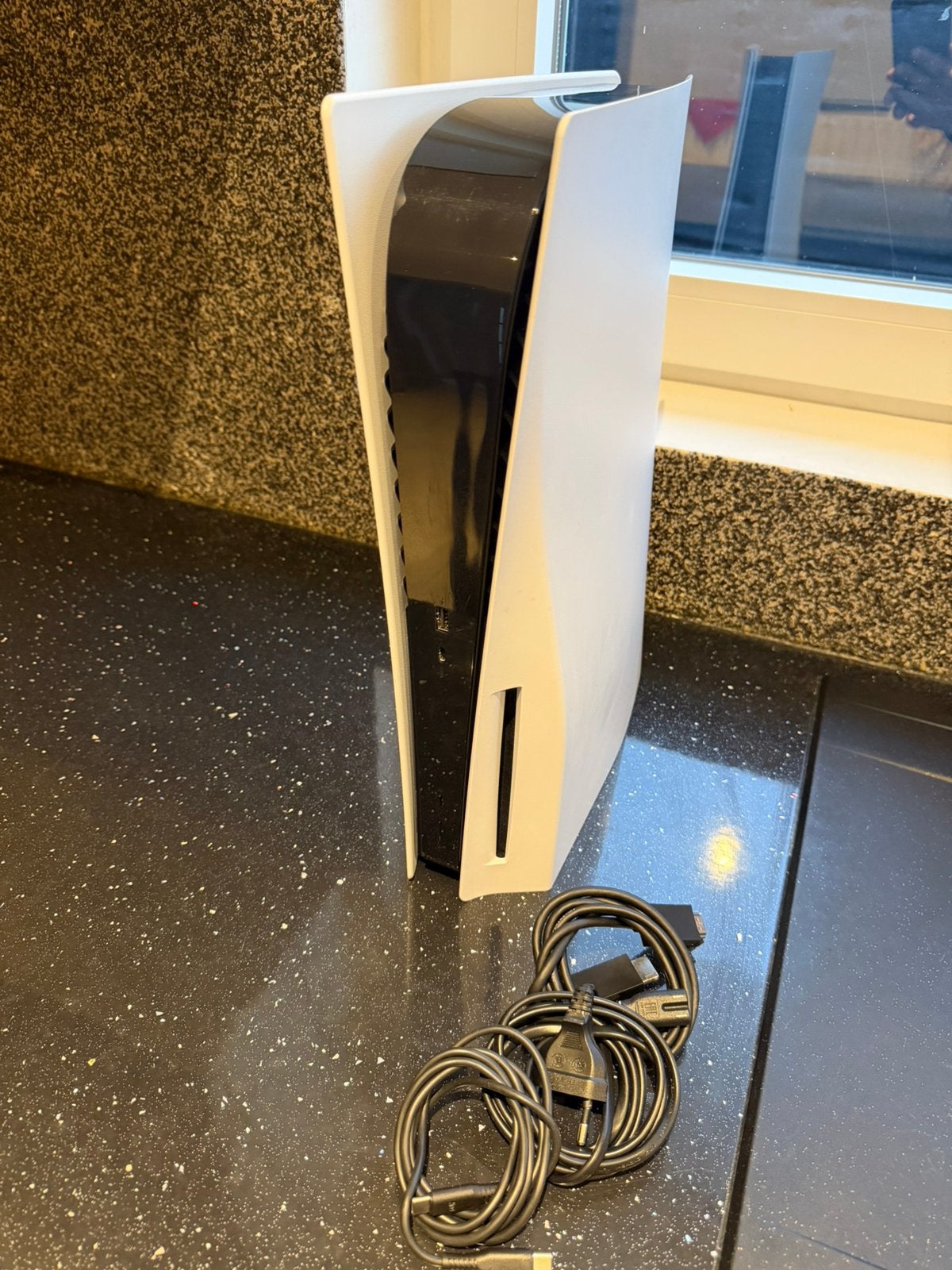 Ps5 disc edition 1 controller alle kabels aanwezig, Games en Spelcomputers, Ophalen, Zo goed als nieuw