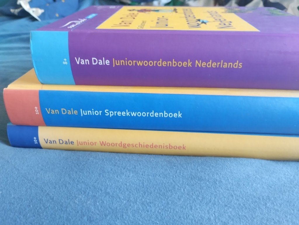 Pakket: Van Dale Junior woordenboek, Boeken, Ophalen, Gelezen, Van Dale