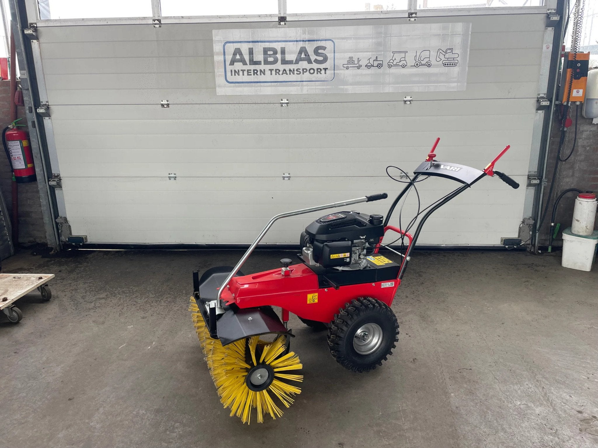 Honda Honda frontsweep veegmachine, Zakelijke goederen, Machines en Bouw | Onderhoud en Reiniging, Honda, Info@alblasinterntransport.nl