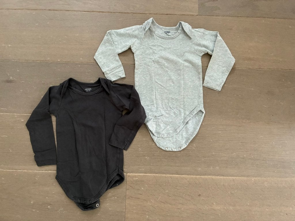 Set 2 grijze body’s met lange mouwen van HEMA (Maat 86-92), Nacht- of Onderkleding, Jongetje of Meisje, Ophalen of Verzenden, Zo goed als nieuw