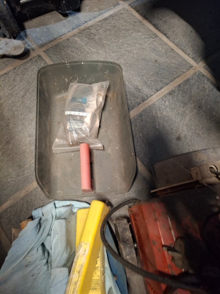 70 € à discuter  Ancien poste à souder à l’arc Hilti, Enlèvement, Utilisé