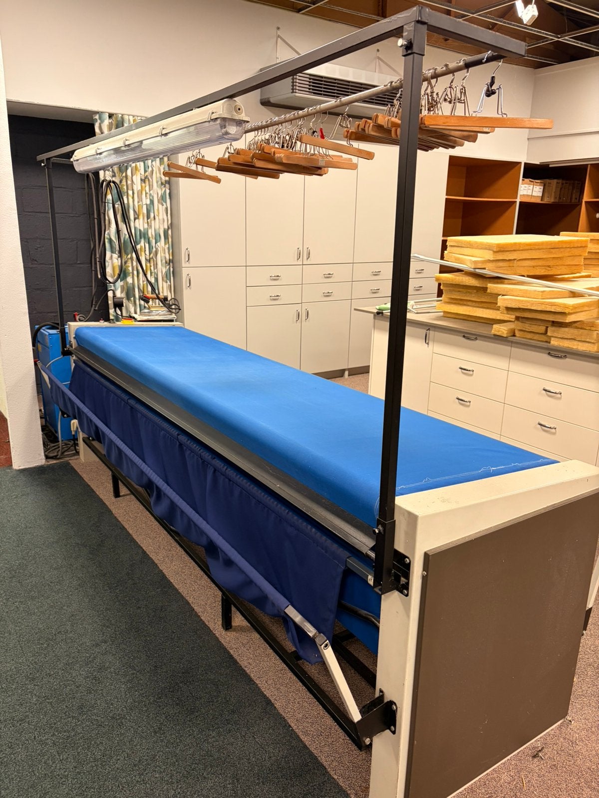 Professionele strijktafel met stoomgenerator, Elektronische apparatuur, Strijkijzers en Strijkplanken, Ophalen