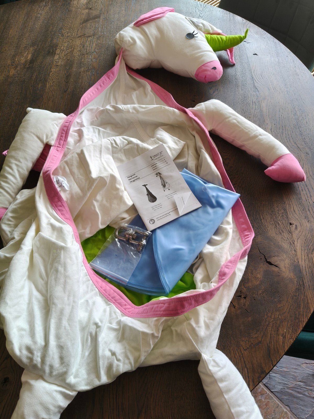 Nieuw Hangnest (eenhoorn) voor kinderen, Ophalen