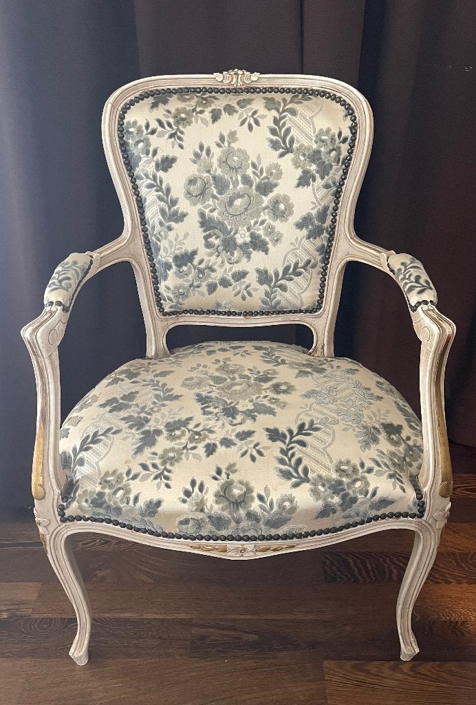 Chaise style Louis XV grise/bleu, Maison & Meubles, Bois, Enlèvement, Utilisé, Bleu