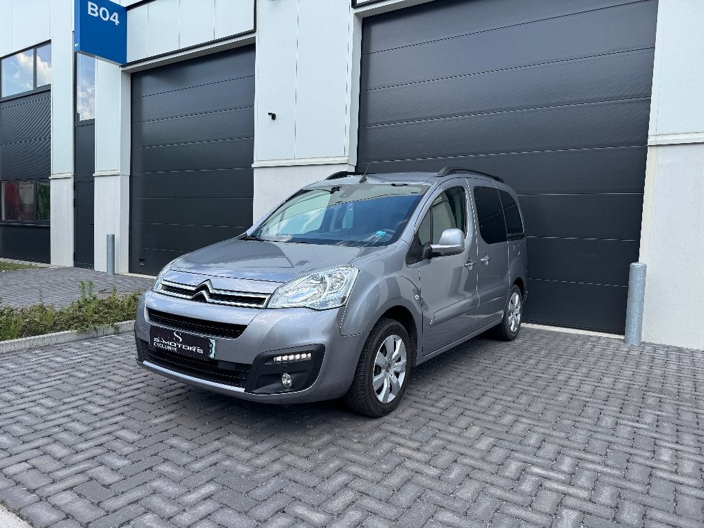 Citroën Berlingo 1.2 1e EIG AIRCO/CAMERA/NAVI/PDC/GARANTIE, Voorwielaandrijving, Dealer onderhouden, Euro 6, 5 zetels