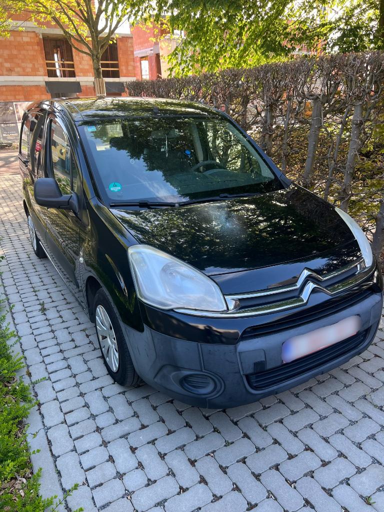 Citroën Berlingo, Auto's, Voorwielaandrijving, Stof, Trekhaak, 4 cilinders