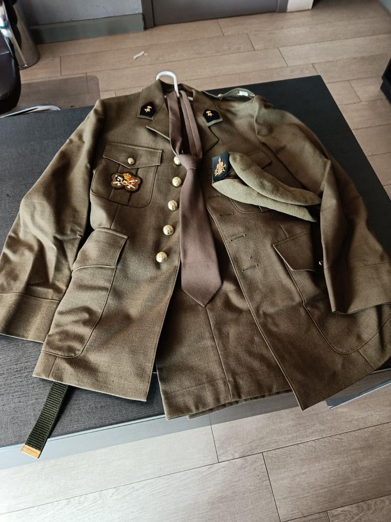 Uniforme militaire, Enlèvement ou Envoi