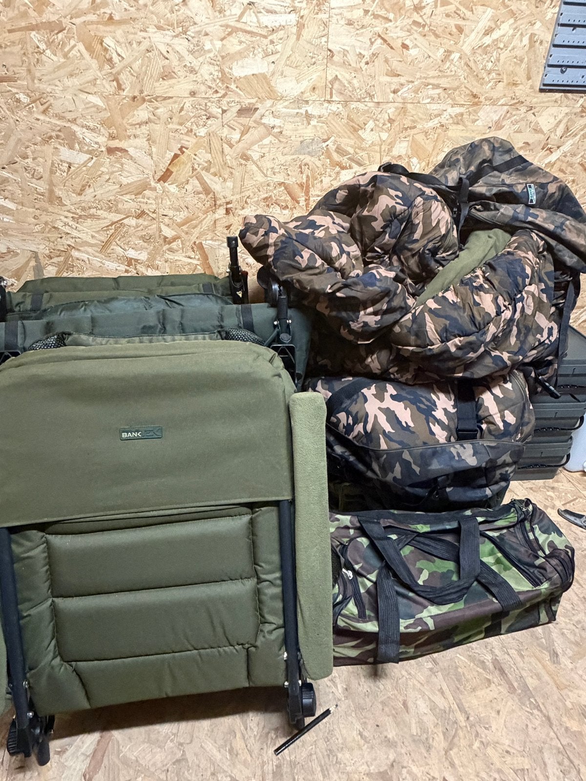 Diverse carp / vis / kampeer spullen, Ophalen, Zo goed als nieuw