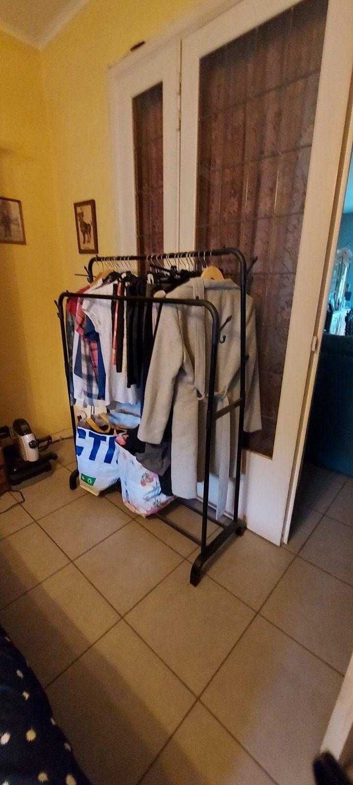 vend lots de vètements femme prix 80 euros, Kleding | Dames, Kledingrekken