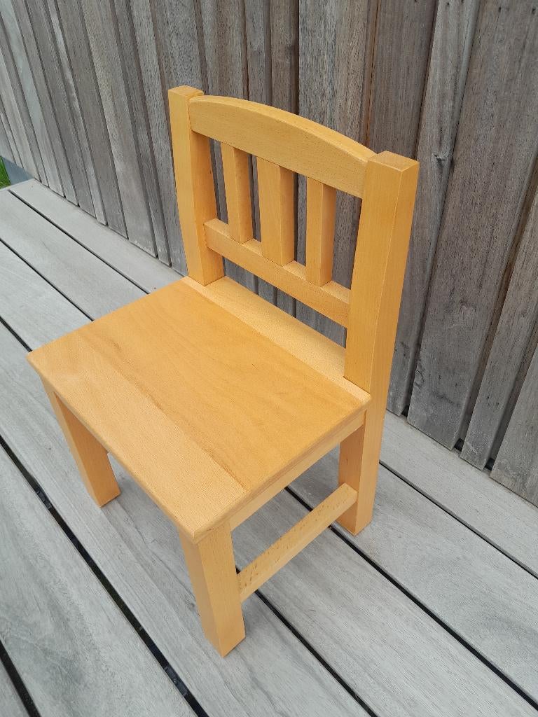 Stoeltje voor peuter/ kleuter in beuk, gevernist, Kinderen en Baby's, Kinderkamer | Tafels en Stoelen, Ophalen, Zo goed als nieuw