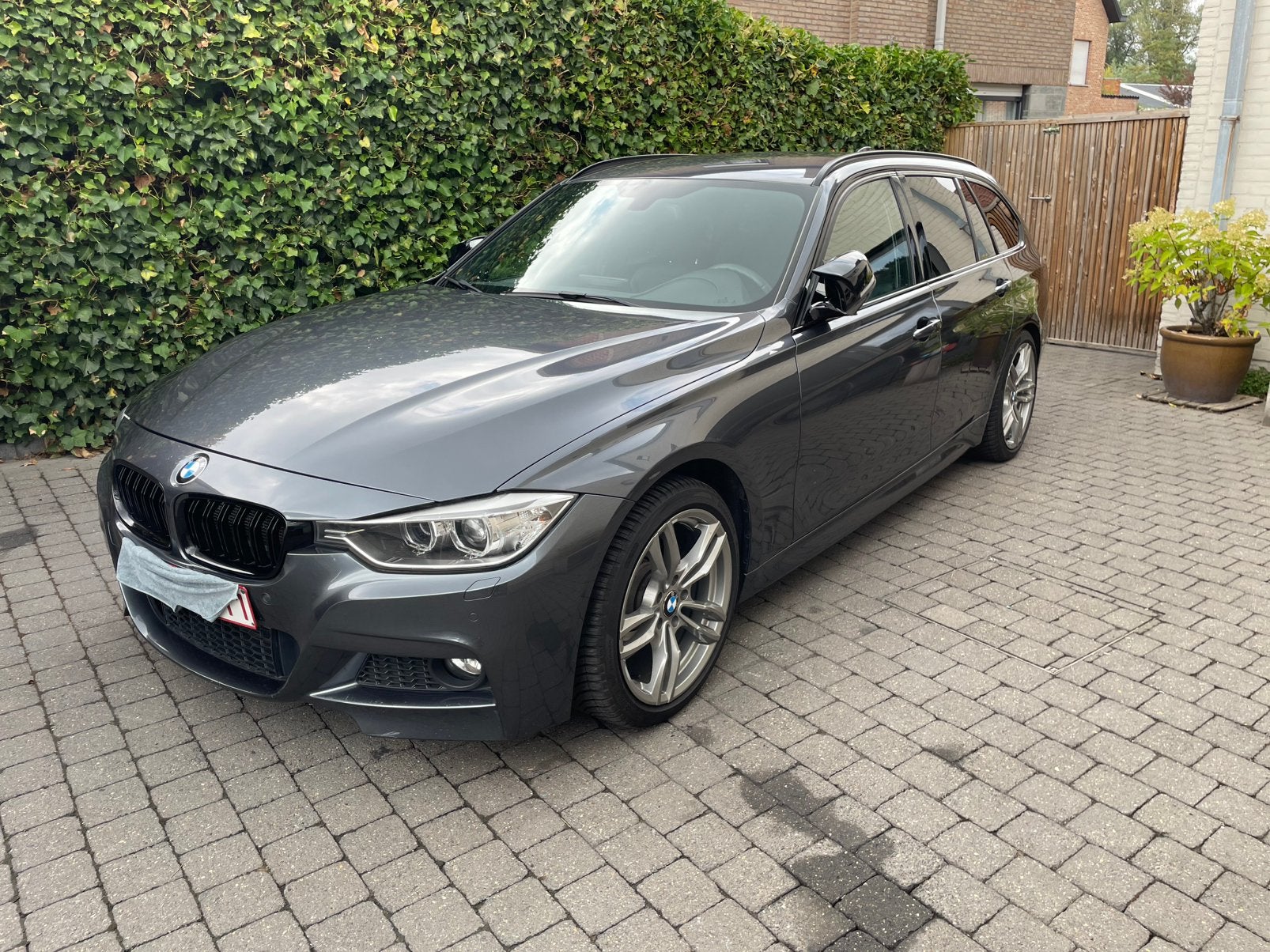 Prachtige bmw 328i touring M technic, Auto's, Automaat, 4 zetels, Achterwielaandrijving, 1995 cc