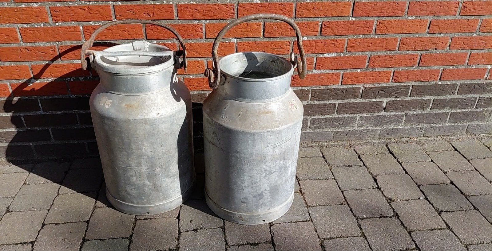 2 melkbussen, Ophalen