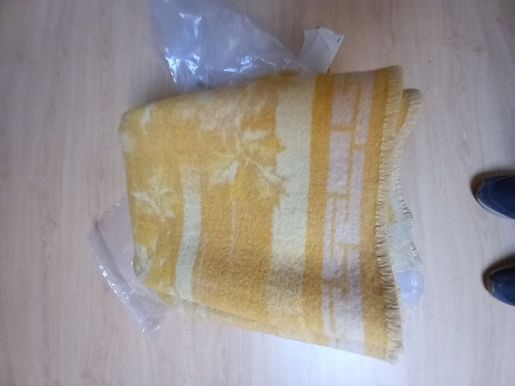 Plaid en laine jaune, 1 lit ou lit double, Maison & Meubles, Chambre à coucher | Linge de lit, Couverture ou Couette, Utilisable des deux côtés
