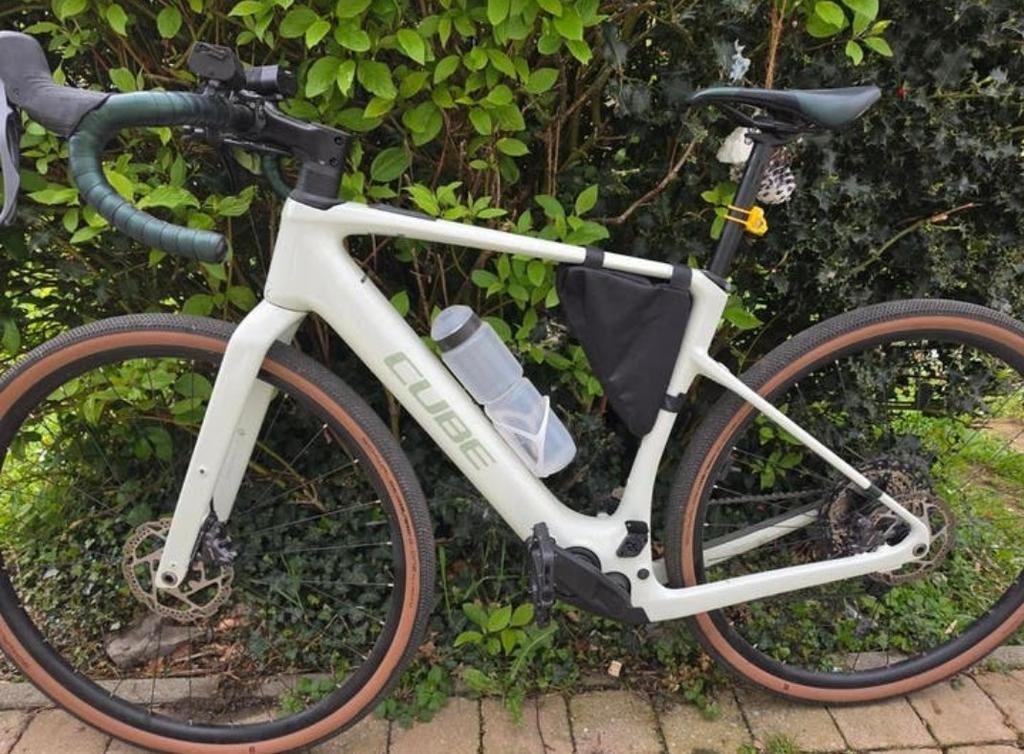 Gravel cube électrique, Vélos & Vélomoteurs, Cube