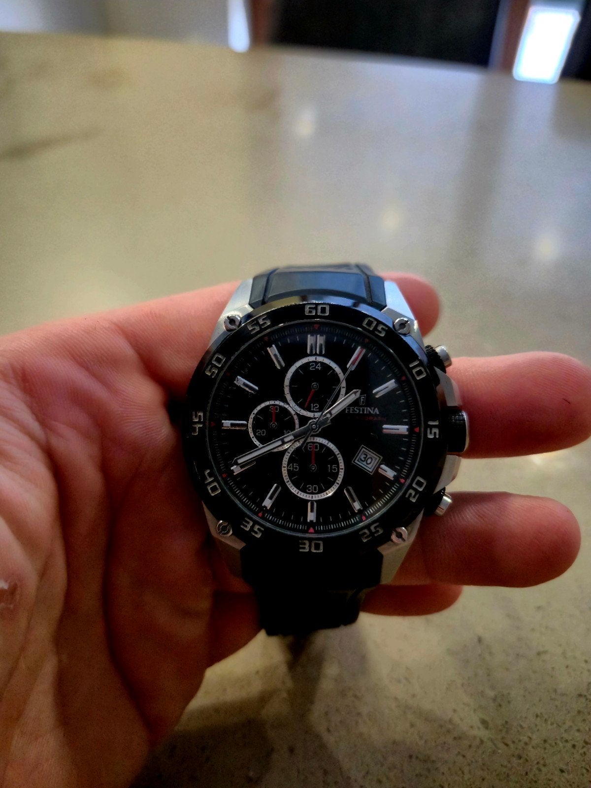 montre Festina, Enlèvement