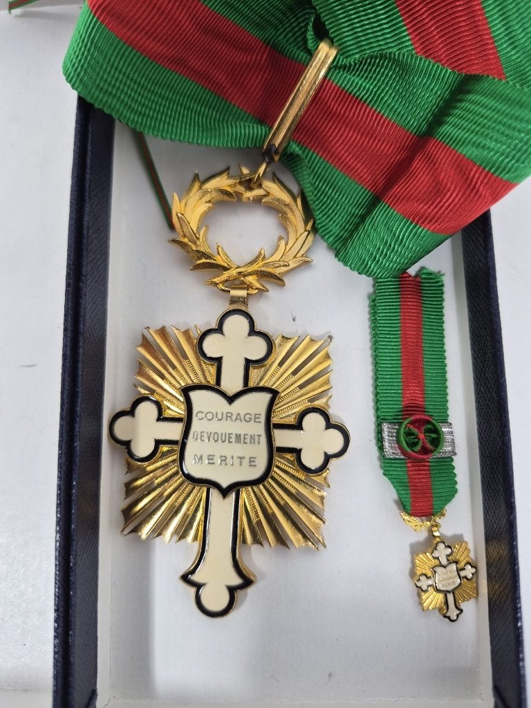 Ereteken – “Courage, Dévouement, Mérite”, Postzegels en Munten, Ophalen