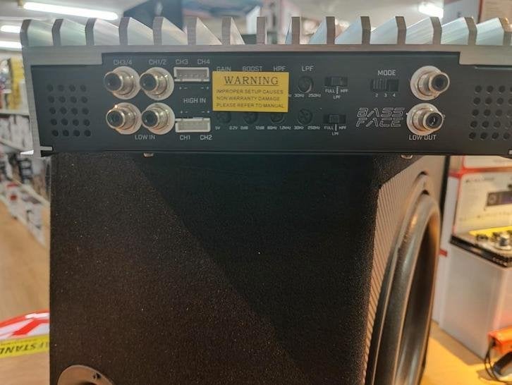 BASSFACE baspack met 4kanaals versterker 400w, Auto diversen
