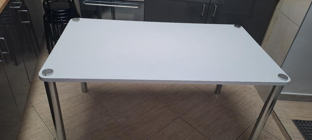 Table 140 cm × 80cm  × 74 cm hauteur, Enlèvement