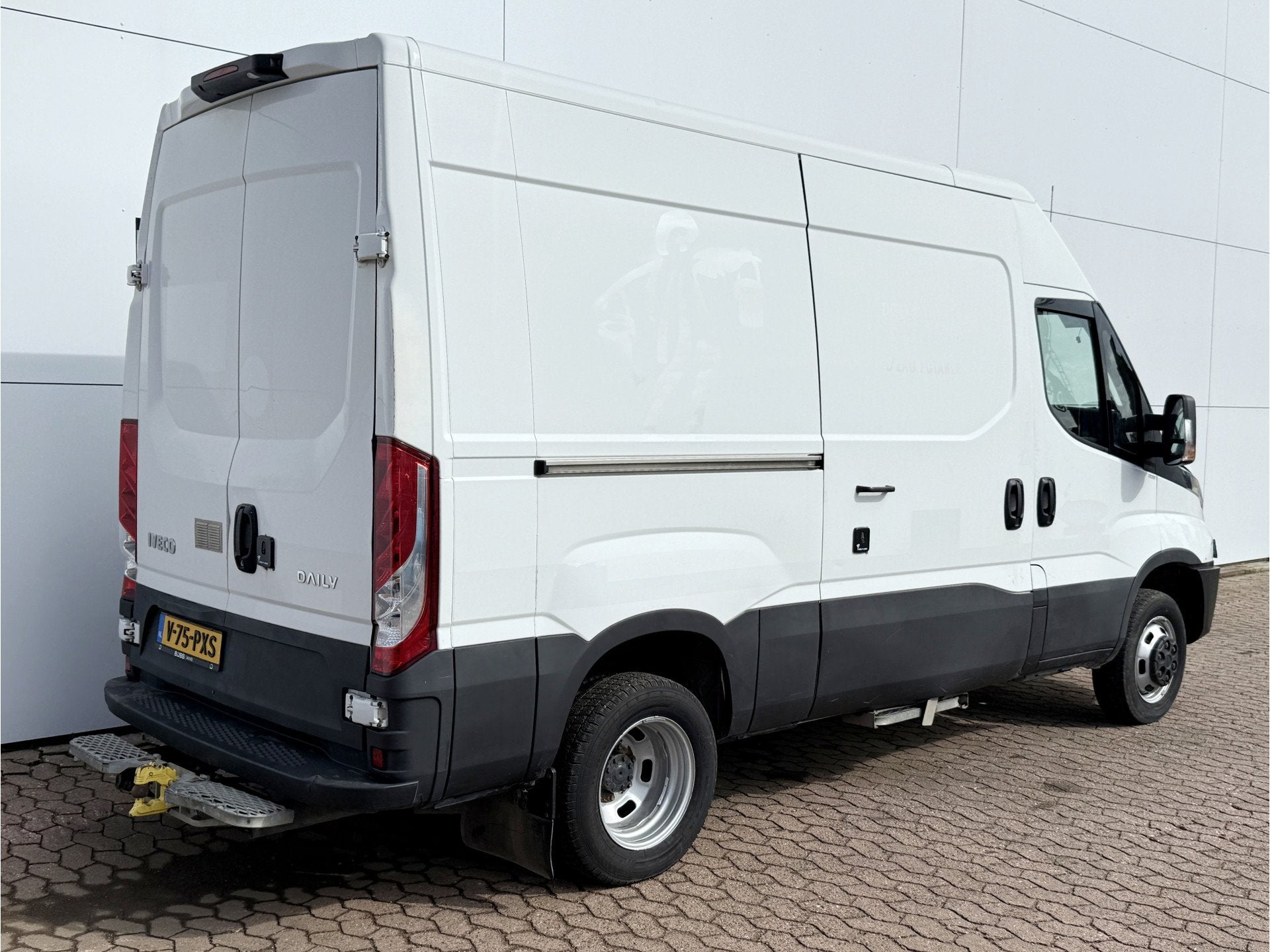 Iveco Daily 35C14 2.3 L2H2 Dubbellucht Airco Cruise control, Achat, Entreprise, Noir, 5 portes