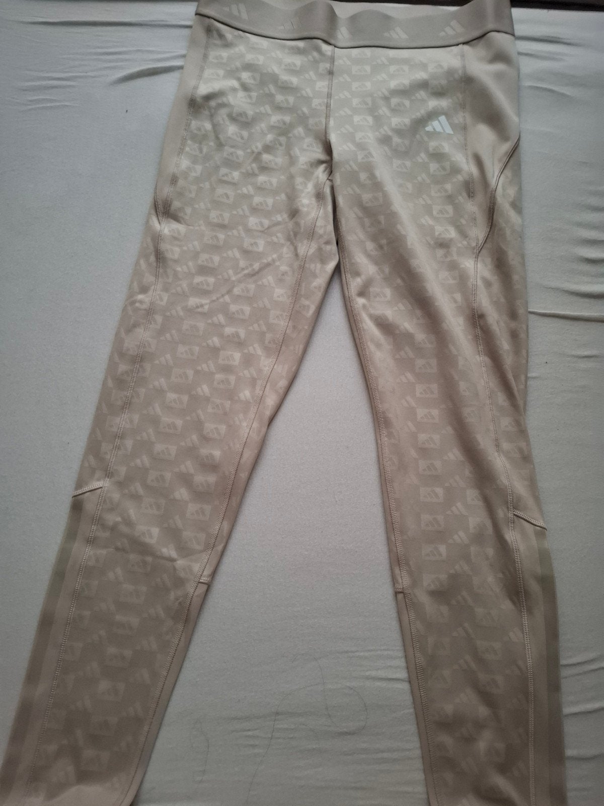legging sport Adidas L, Vêtements | Femmes, Leggings, Collants & Bodies, Enlèvement, Beige, Legging