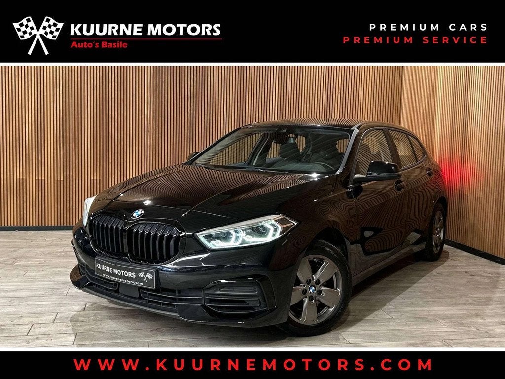 BMW 1 Serie 116 i Alu16"/Led/VerwZet/Gps/Dab/Pdc/Carplay *1j, Auto's, BMW, Gebruikt, 1 kg, Zwart, https://public.car-pass.be/vhr/6d68a3d8-efe1-4411-871b-9853afe792f3