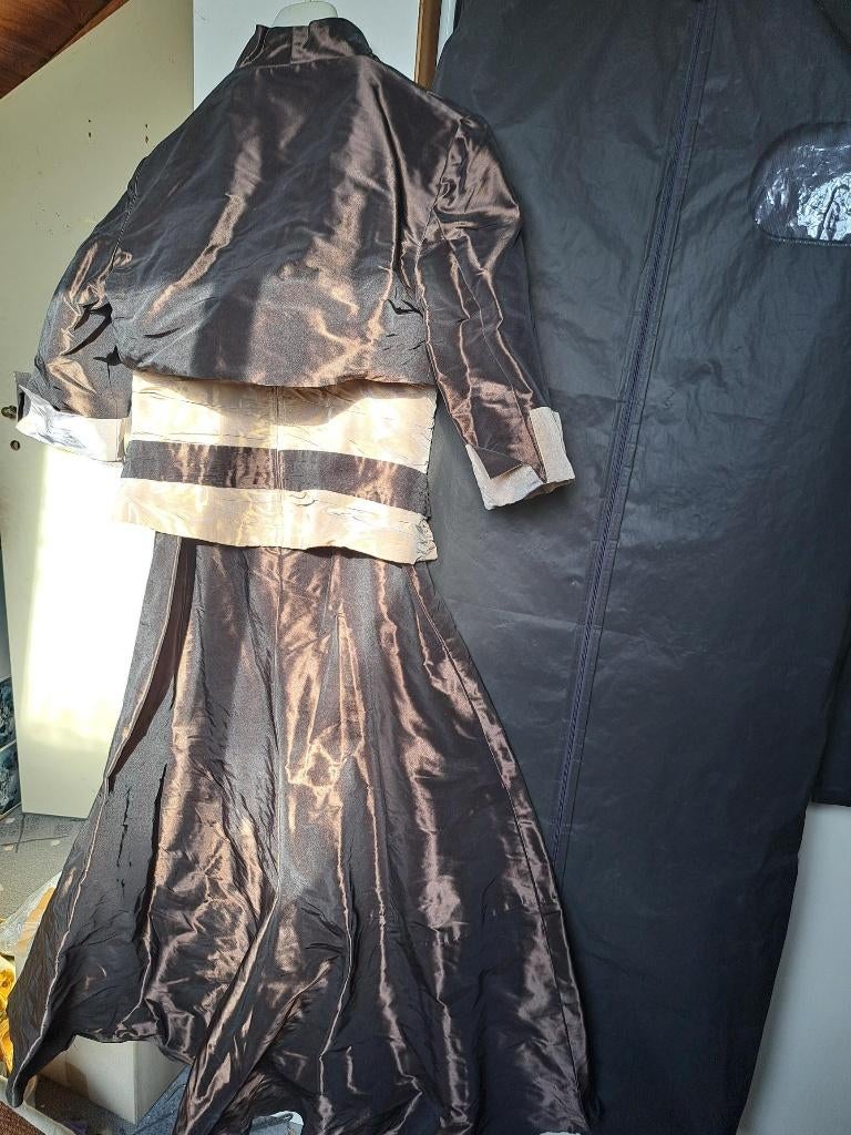 lange suite jurk met bolero vestje, Ophalen, Linea raffaelli, Bruin, Maat 42/44 (L)