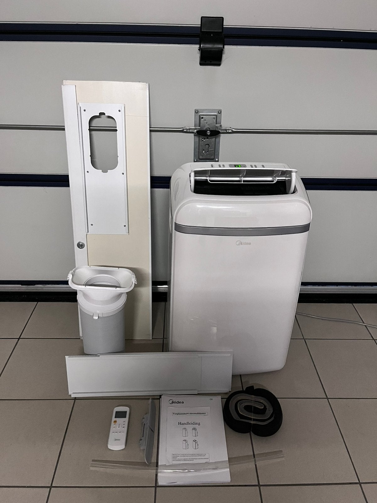 Midea mobiele airco, Elektronische apparatuur, Ophalen, Zo goed als nieuw, Mobiele airco
