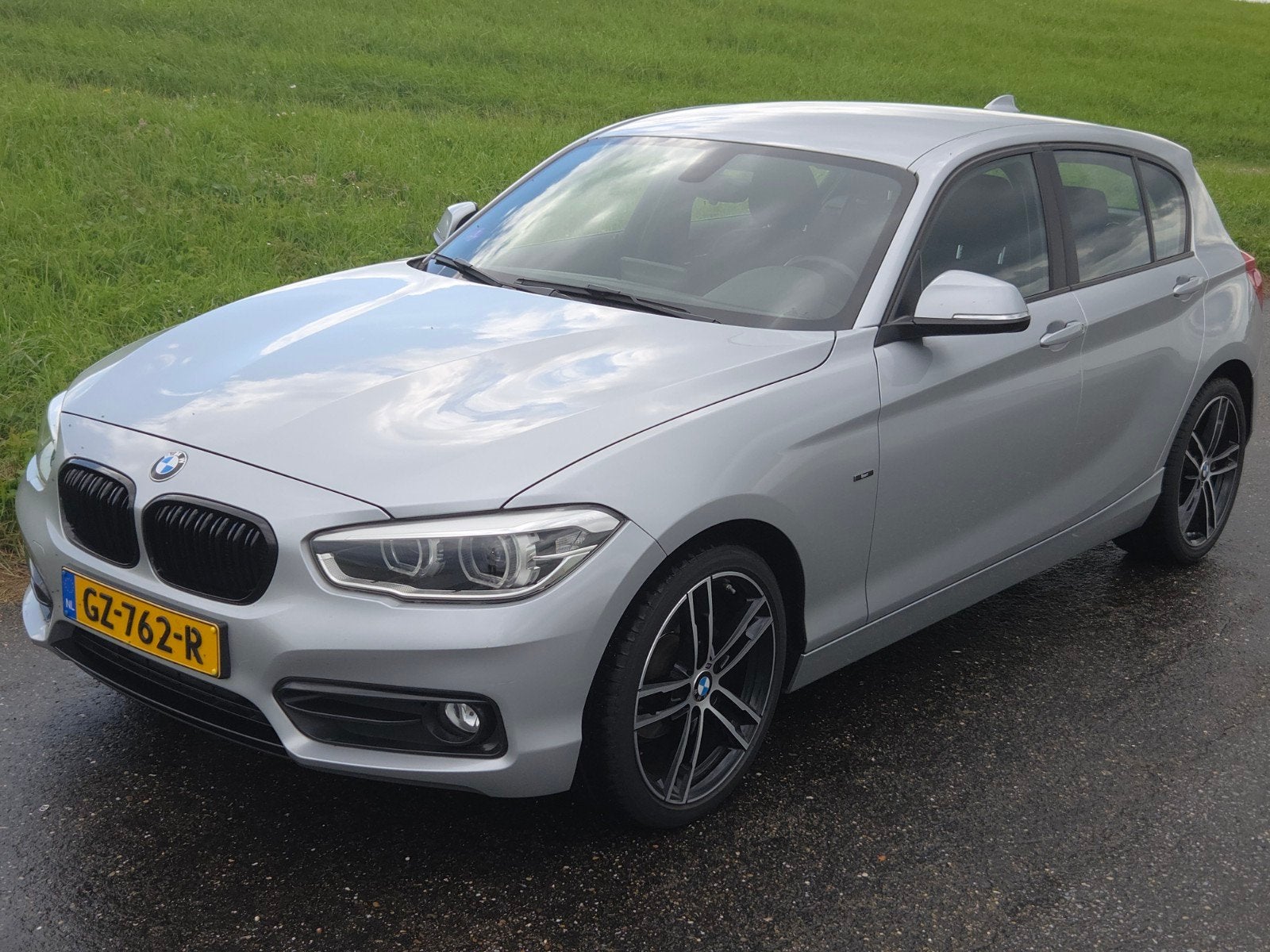 BMW 1-Serie Sport Edition | Carplay | M-velgen, Auto's, BMW, 1280 kg, Android Auto, Particulier, Zilver of Grijs