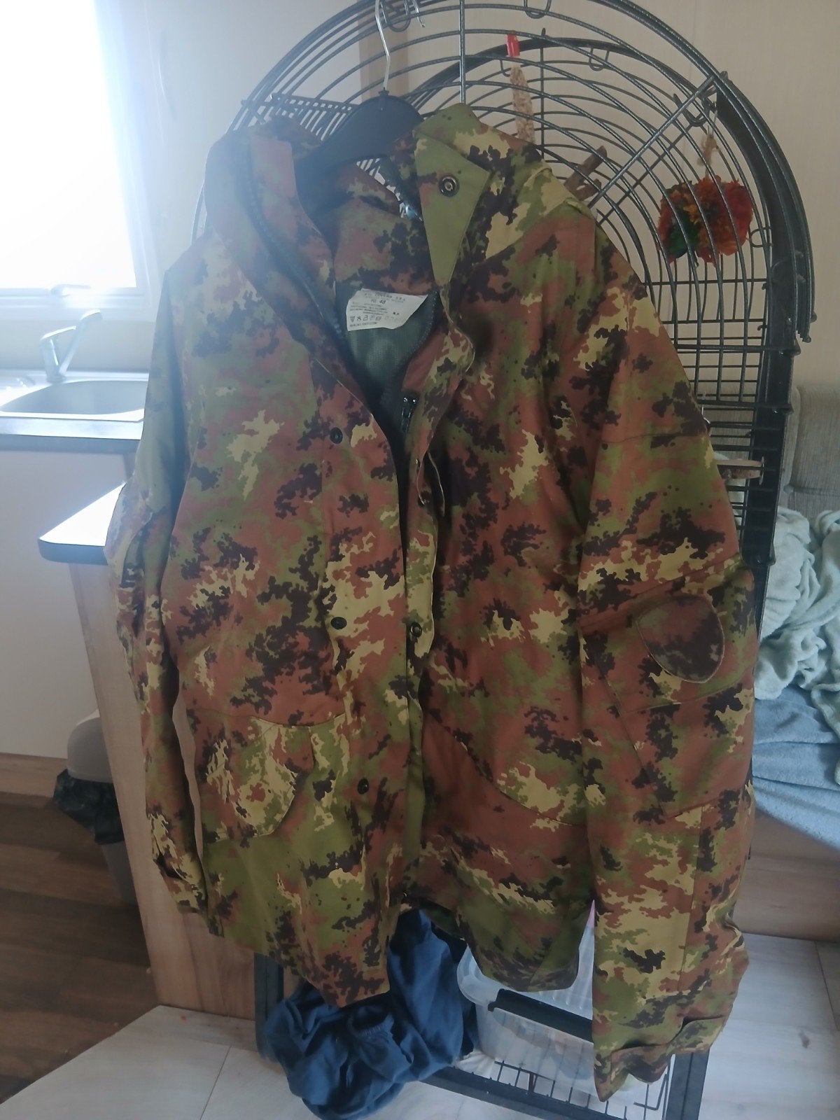 Dit betreft een Italiaans militair Wet Weather Jacket in het, Ophalen