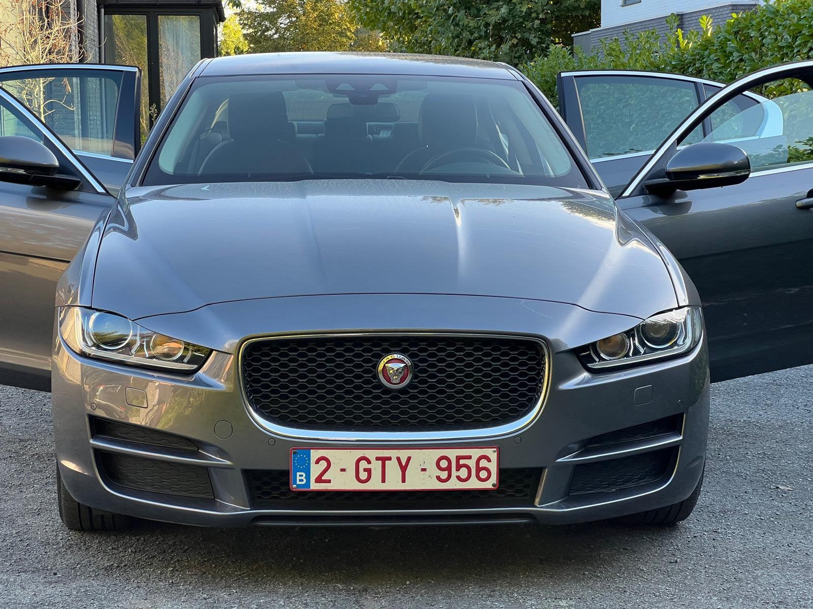 Jaguar XE 2.0D Automaat | 163 PK | 54.509 km | Euro 6, 1800 kg, 4 cilinders, Particulier, XE