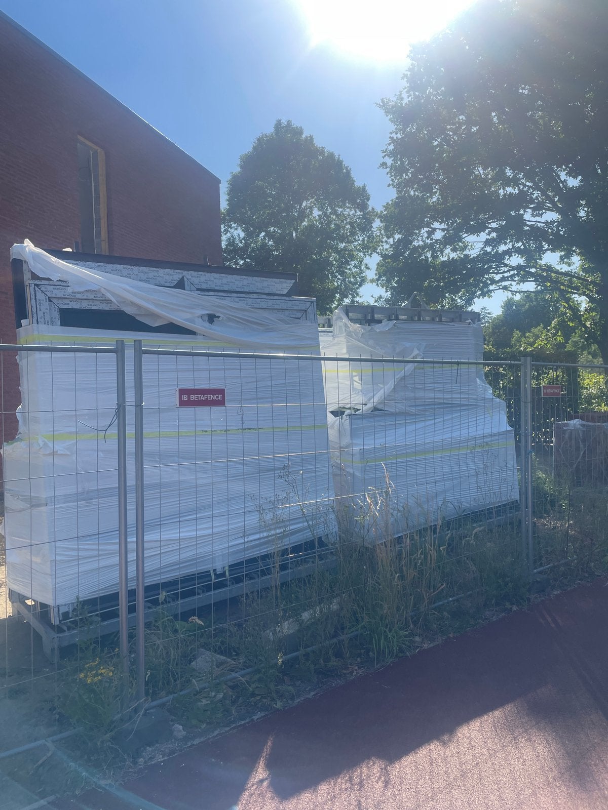 Werfhekken 8stuks + 9 kunststof voeten, Ophalen, Zo goed als nieuw