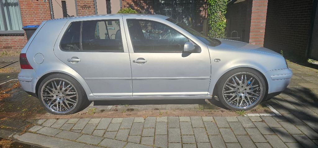 Golf 4 1.8 turbo gti, Autos, Volkswagen, Cuir, Argent ou Gris, Achat, 110 kW