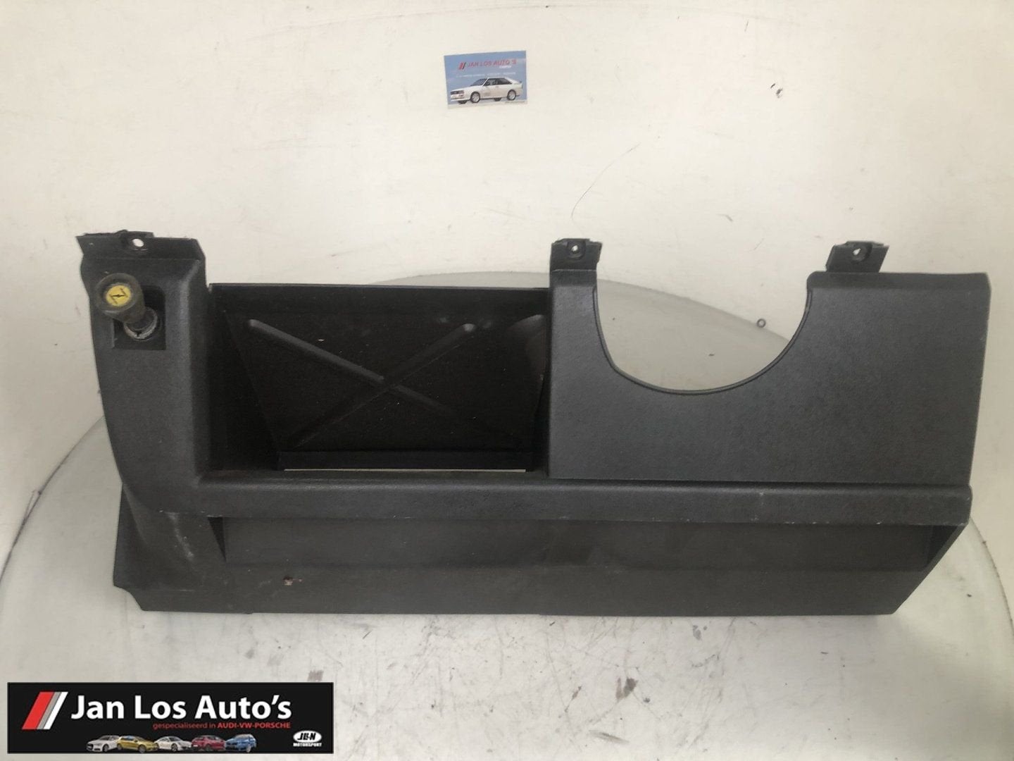 Audi 80 B2 type 81 Handschoenkastje bruin links onder stuur, -, Audi, Utilisé, -