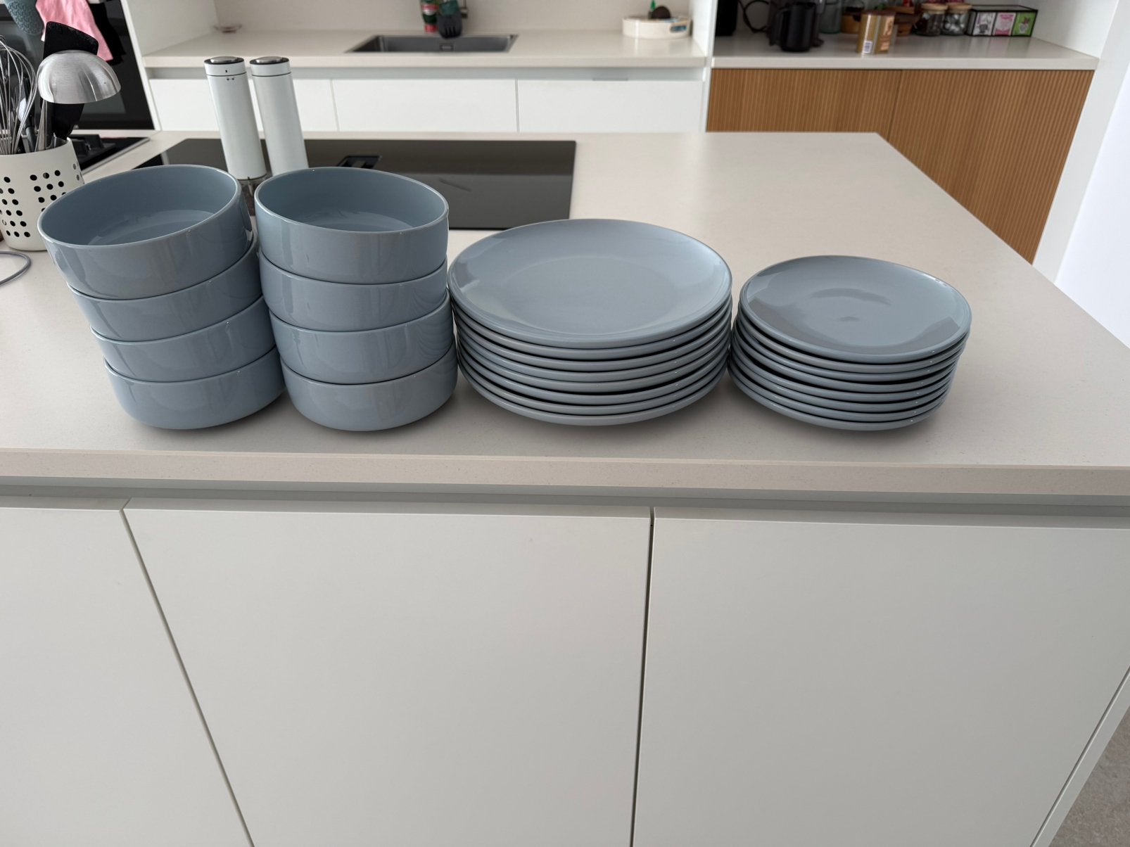 Serviesset lichtblauw – zo goed als nieuw –. 8 personen, Huis en Inrichting, Keuken | Servies, Ophalen, Zo goed als nieuw, Bord(en)
