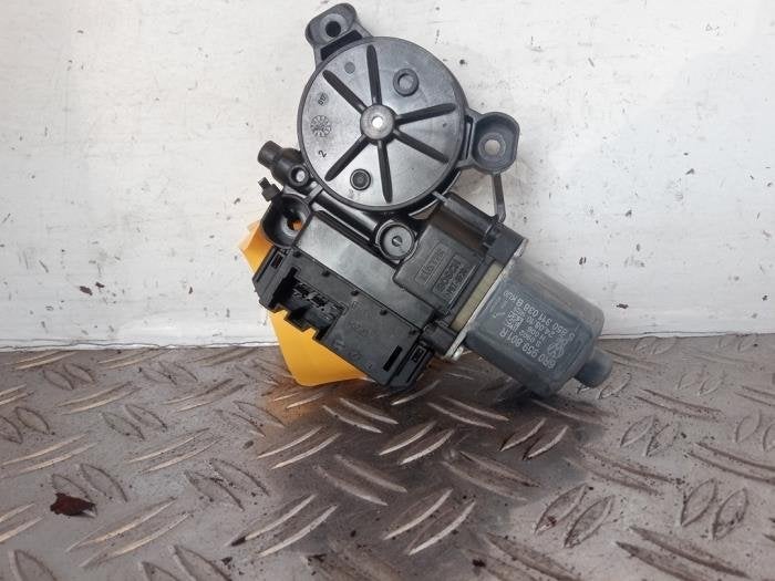 Moteur de vitre portière d'un Volkswagen Polo, Autos : Pièces & Accessoires, -, Volkswagen, -, 3 mois de garantie