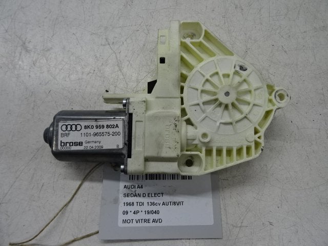 MOTEUR LEVE VITRE ELECTRIQUE AVANT DROIT Audi A4 (B8), Utilisé, Droite, Audi
