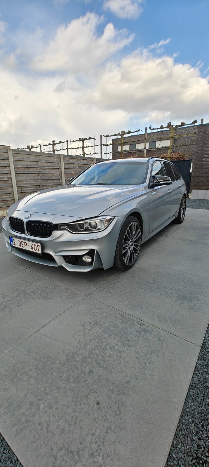 Bmw 320i, Auto's, BMW, Achterwielaandrijving, 135 kW, 4 cilinders, Multifunctioneel stuurwiel