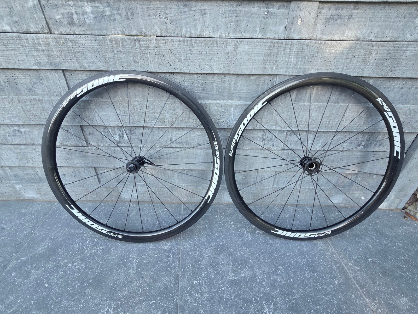 Roues á boyaux, Enlèvement, Roue, Carbone
