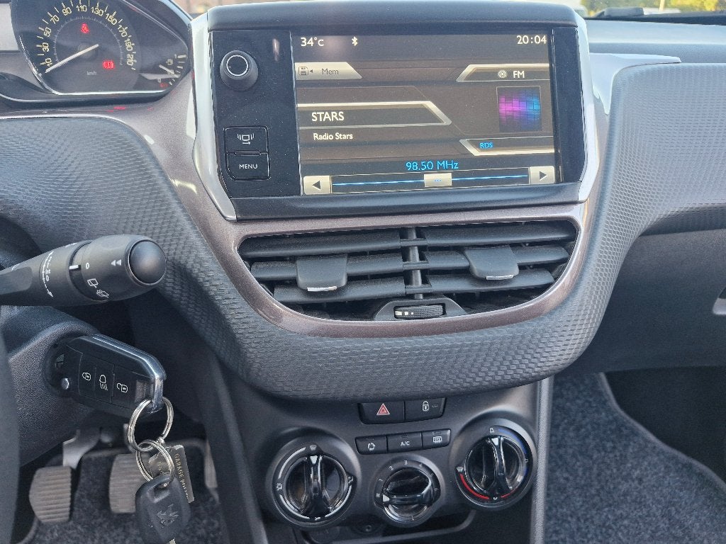 Peugeot 2008 essance. 0.57000km, Autos, Euro 5, Achat, Entreprise, Boîte manuelle