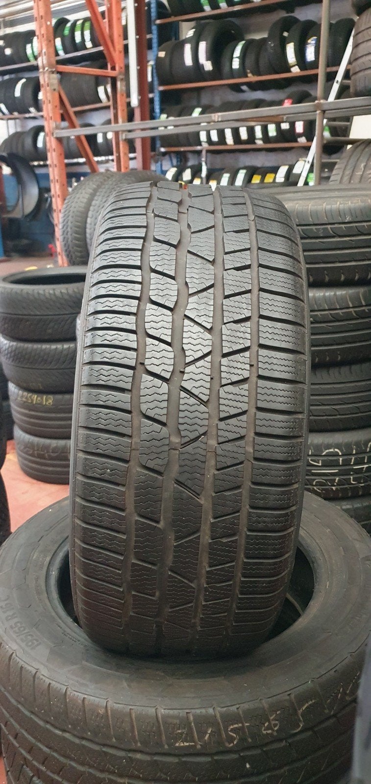 235/40R18 CONTINENTAL TOP QUALITÉ avec montage et équilibrag, Enlèvement
