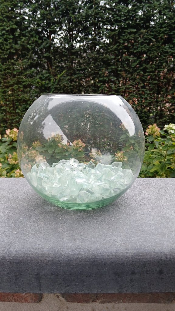 vaas met steentjes, glas, H17cm,doormeter 19cm., Huis en Inrichting, Ophalen, Zo goed als nieuw, Glas